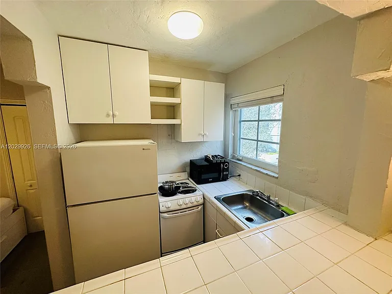 260 Euclid Ave #27 — Photo 11