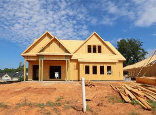 1959 Long Leaf Ln, Opelika, AL 36801