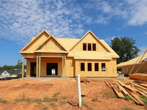 1959 Long Leaf Ln, Opelika, AL 36801