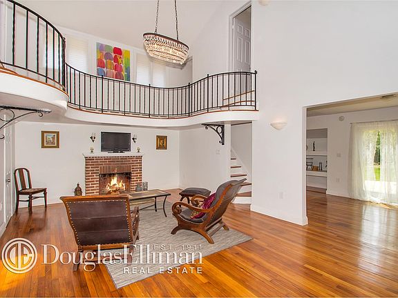 3rd image of 268 Bedell St