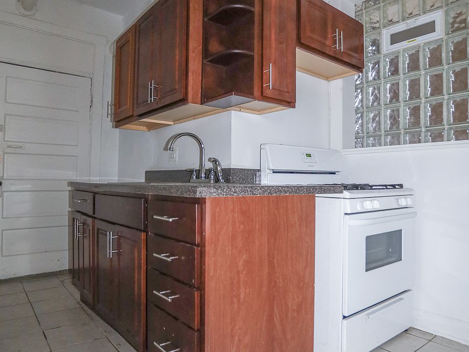 1st image of 5058 N Kenmore Ave #G