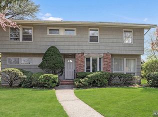 32 Cherry St, Tenafly, NJ 07670