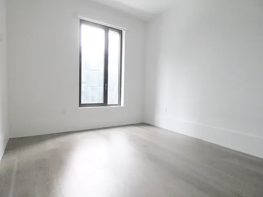 Rented by R New York | media 2