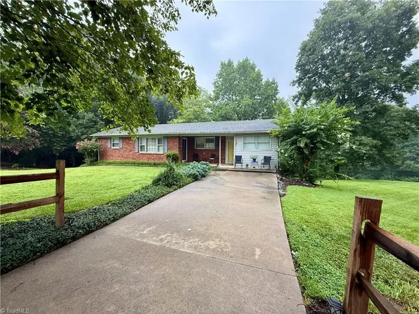641 Nelson Ln, Millers Creek, NC 28651