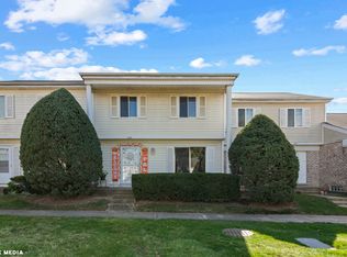 105 Pilgrim Ct, Bolingbrook, IL 60440