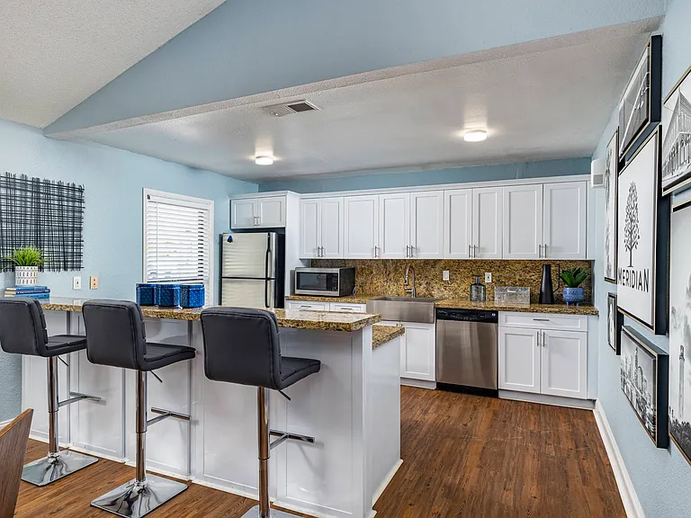 Meridian Luxury Condominiums — Photo 52