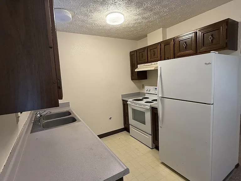 7230 E 21st Ave #2 — Photo 3
