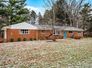 195 Nesbit Ln, Rochester Hills, MI 48309