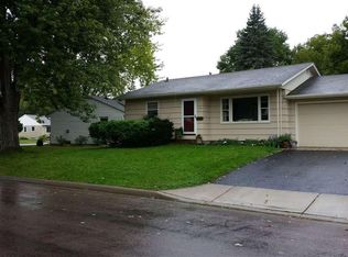 912 Charles Ave, Mankato, MN 56001
