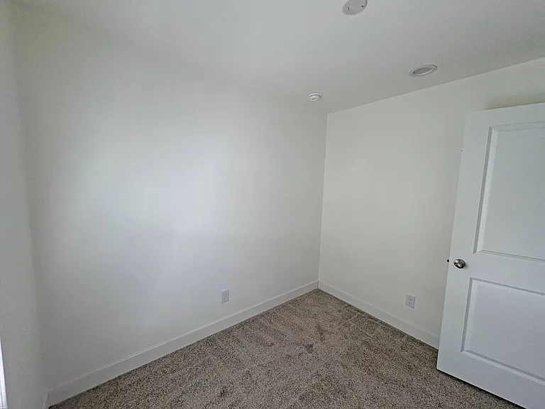 1700 State St #20 — Photo 11