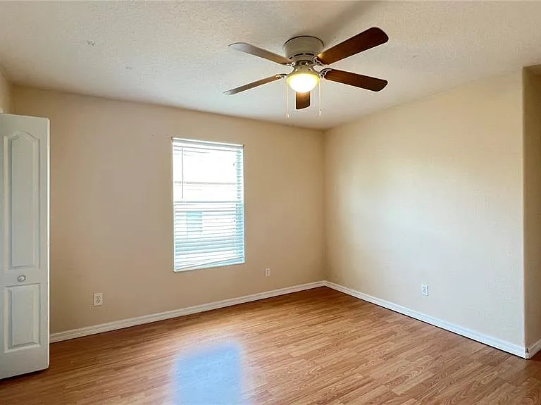806 Lost Grove Cir — Photo 42