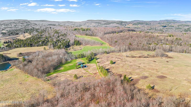 2nd image of 267 Drift Hill Road