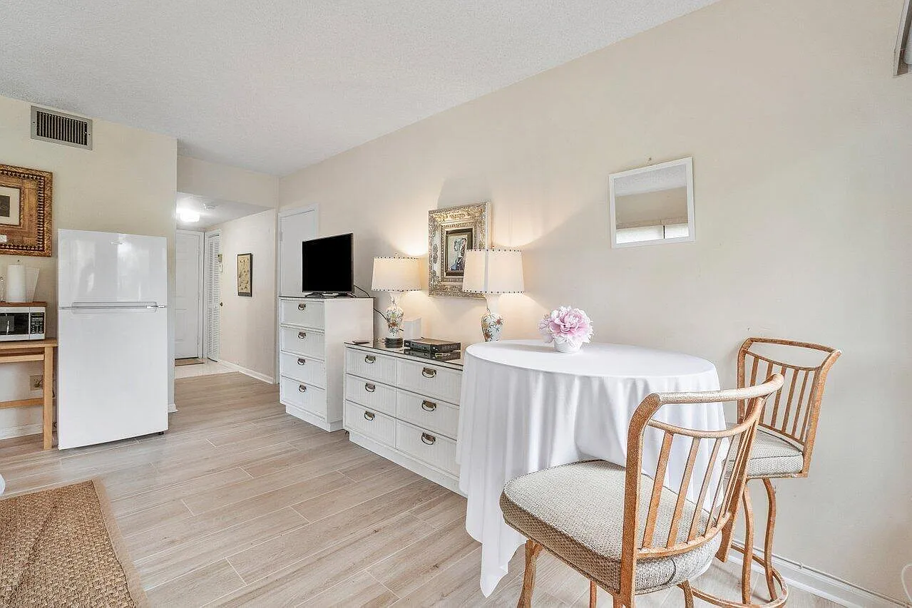 1 bed, 1.0 bath, 500 sqft, $3,000 — Photo 4