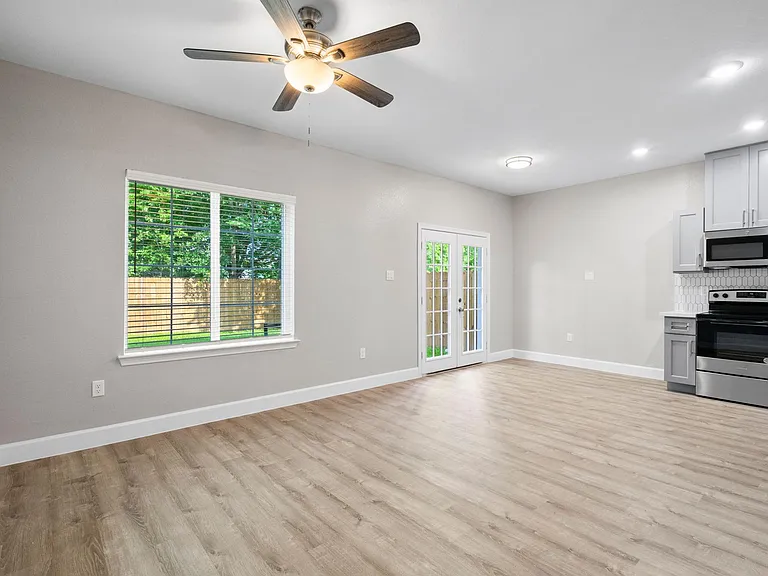5423 Bacher St #B — Photo 9