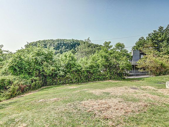4th image of 101 Dalton St