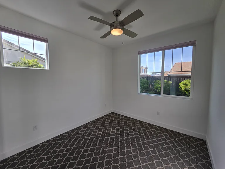 953 Kennedy Dr — Photo 29