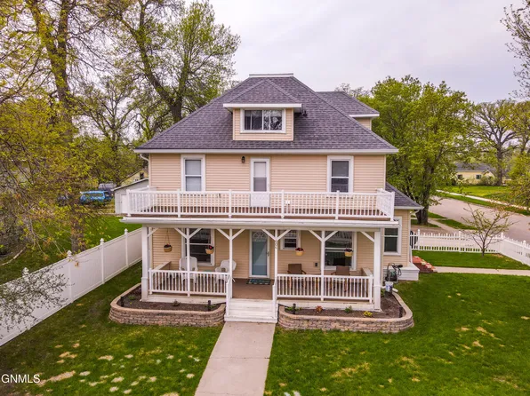 606 4th Ave SW, Valley City, ND 58072