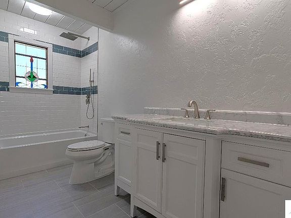 5th image of 478-610 Lake Forest Dr