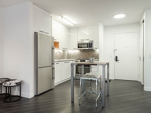 5th image of 250 E Houston St APT 4K