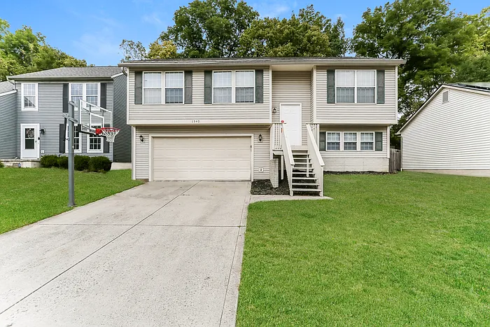 1540 Tall Meadows Dr — Photo 1