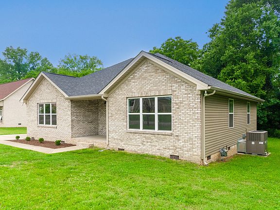 3rd image of 518 Brookside Dr