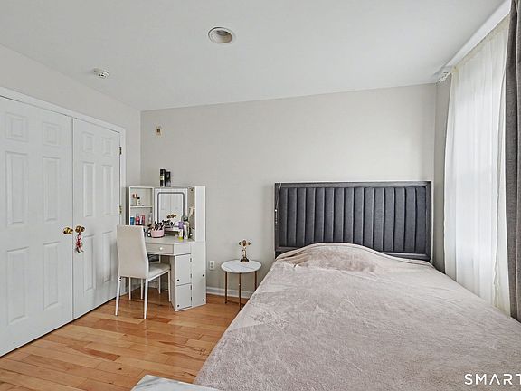 5th image of 211 Main St APT 3A