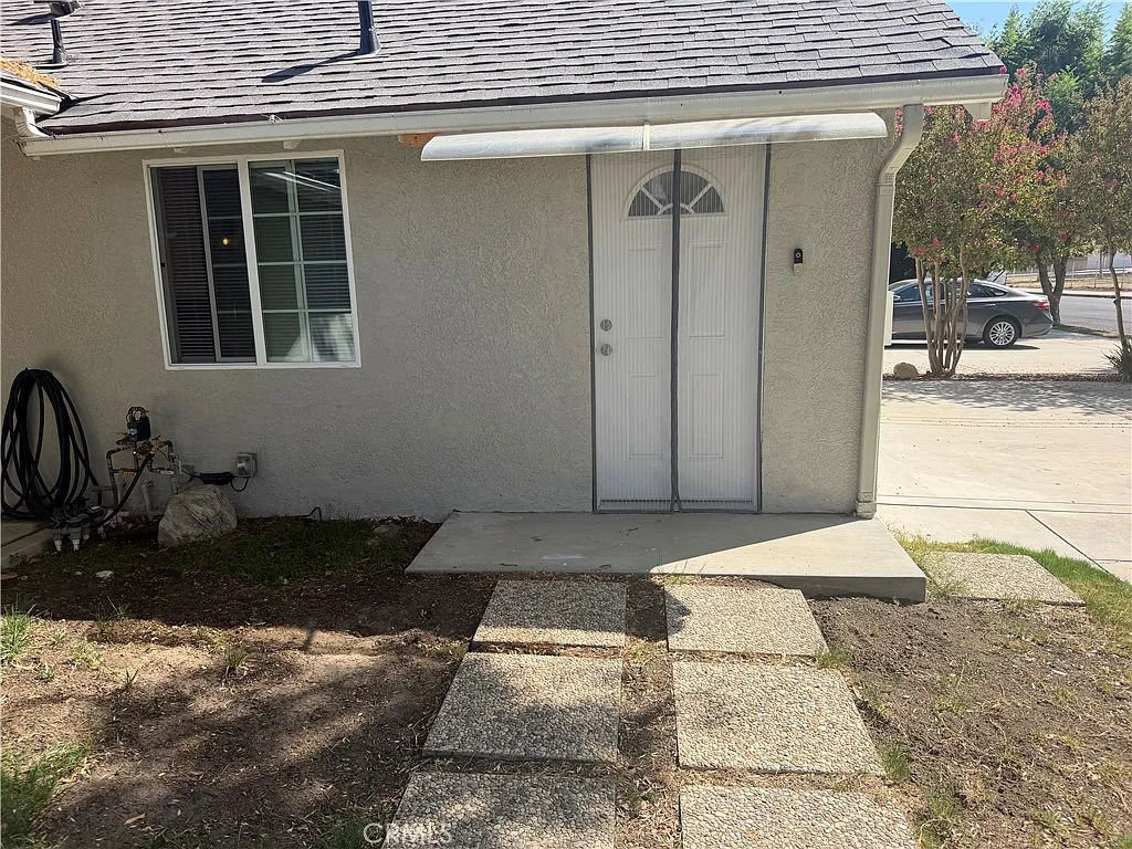 1 bed, 400 sqft, $2,100 — Photo 3