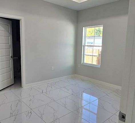 5th image of 126 E Magnolia St