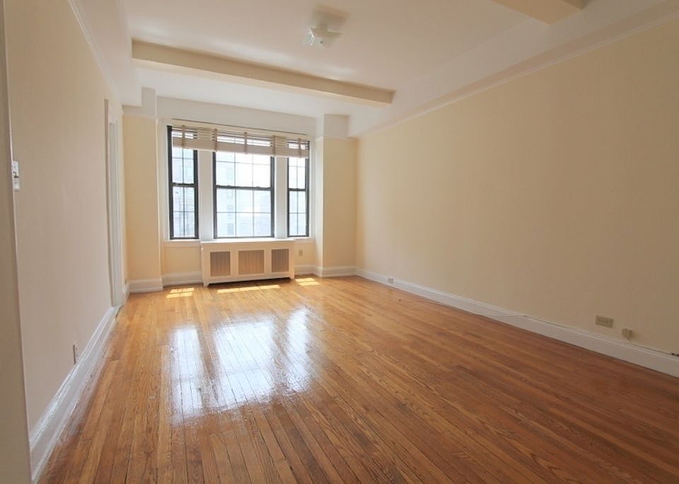1st image of 175 W 76th St #12G1
