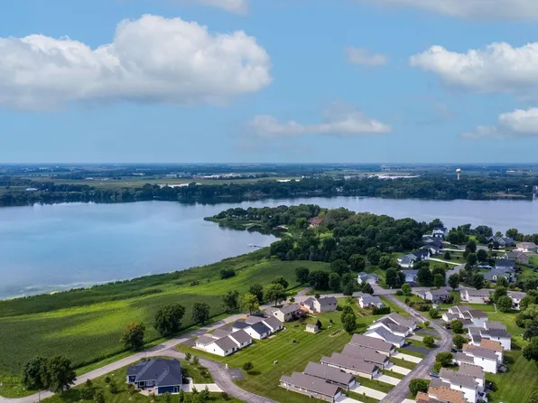 479 Lake Dr, Winsted, MN 55395