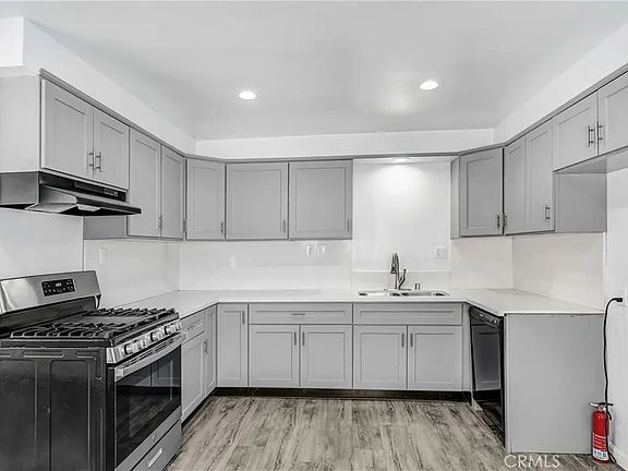 5th image of 1715 W Victory Blvd