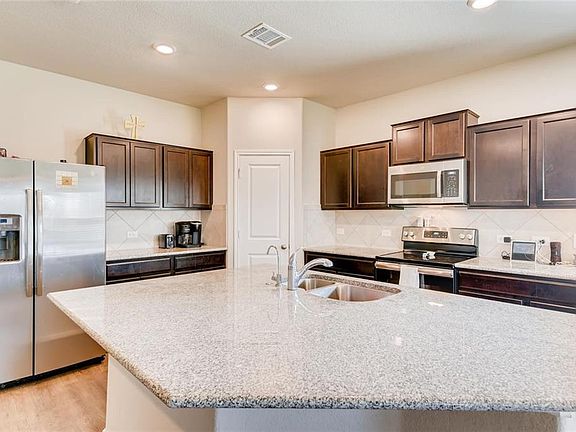 3rd image of 302 Xanadu Dr