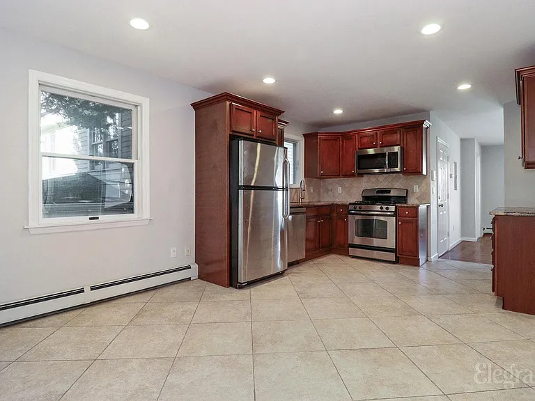 36 Devoe St — Photo 3