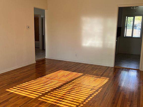 3rd image of 4076 Rosabell St
