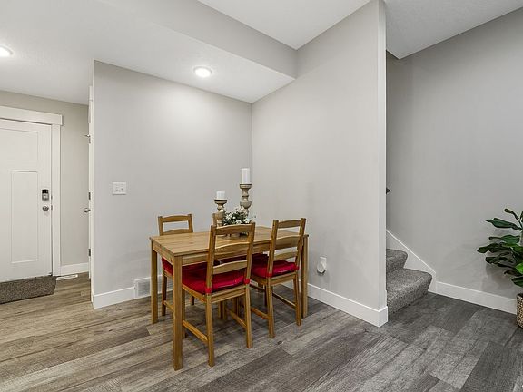 3rd image of 9288 S Castlebury Ct