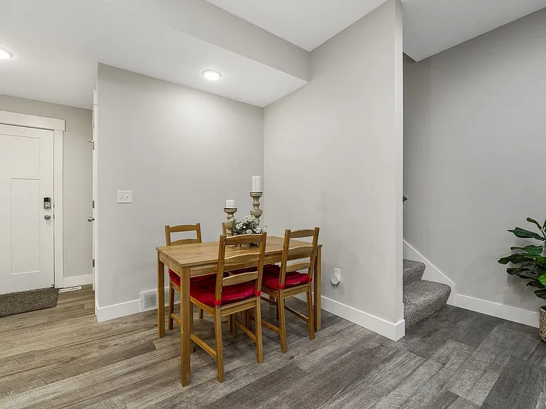 9288 S Castlebury Ct — Photo 3
