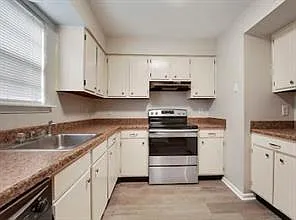 737 Heavens Dr #2 — Photo 3
