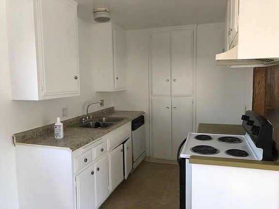 2nd image of 2750 E De Soto St #3