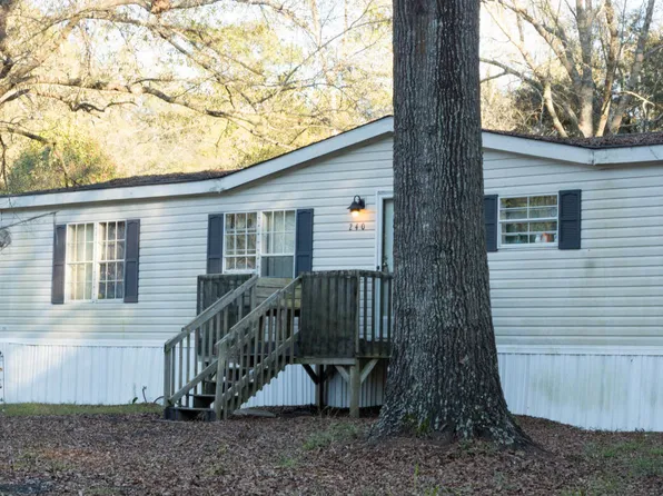 240 Swanson Dr, Summerville, SC 29483