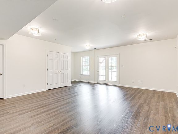 3rd image of 523 Siena Ln