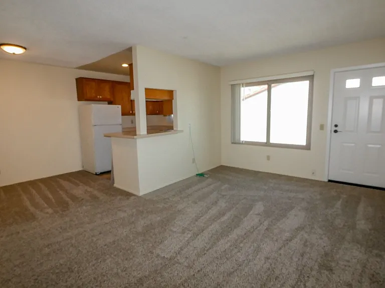 4345 Rialto St — Photo 2