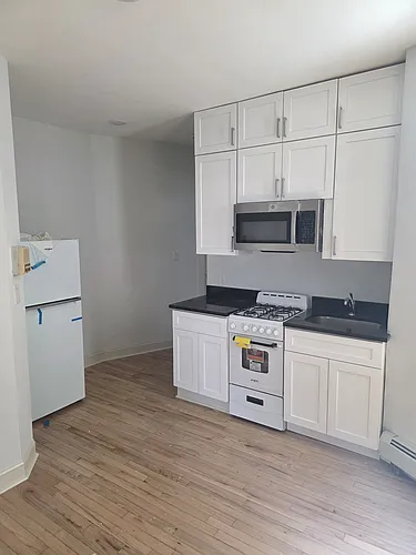 1058 Avenue C #5 Photo 1