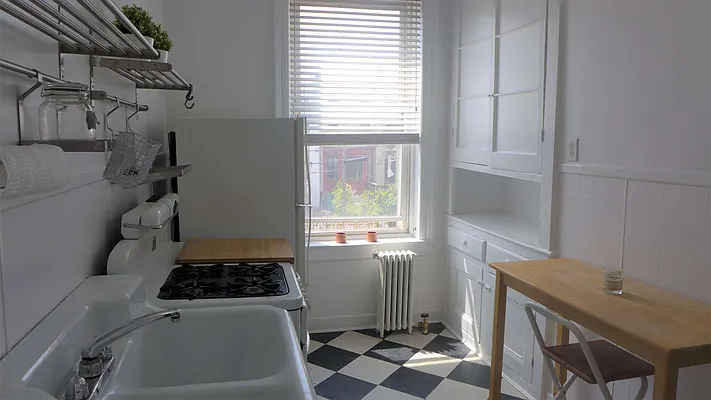 Rented by Garfield Realty  | media 21