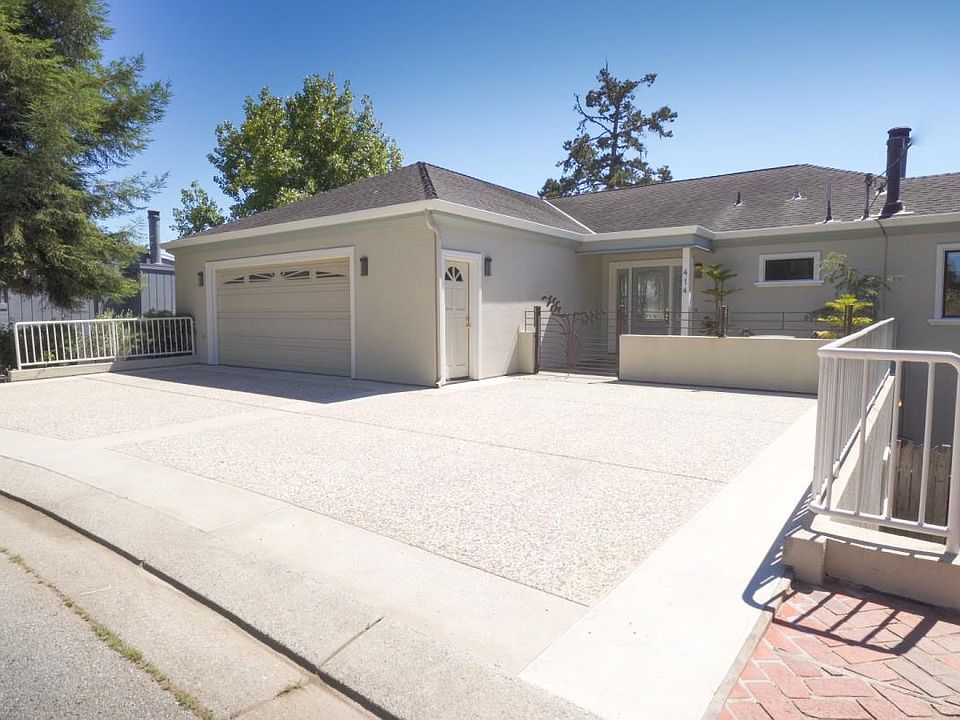 1st image of 414 Vista Del Mar Dr