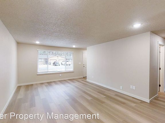 4th image of 17008 8th Avenue Ct E