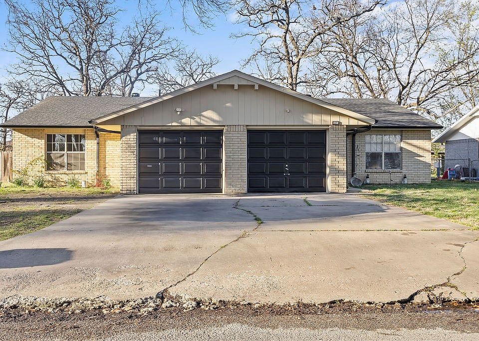 1st image of 1321 Forest Dr #1323