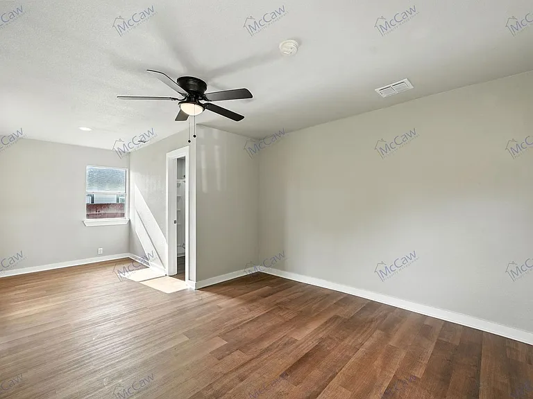 4929 Willie St — Photo 13