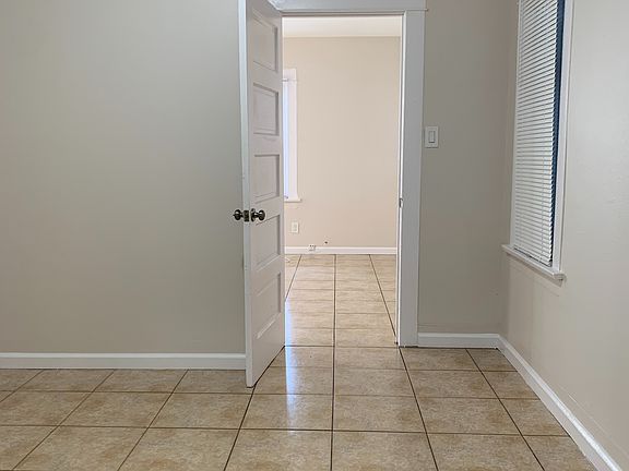 4th image of 2116 Adair St #2118-1/4