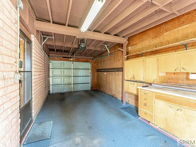328 Melrose Dr — Photo 29