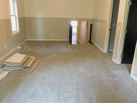 4th image of 3693 North Dr